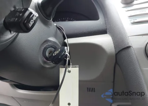 2007 Toyota Camry Le z USA, uszkodzony, nr VIN 4T1BE46K47U101776